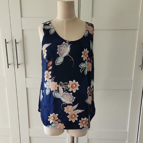 Floral Sleeveless Navy Top - Picture 1 of 6